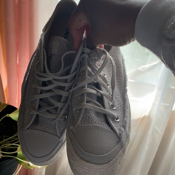 Converse - Picture 2 of 3